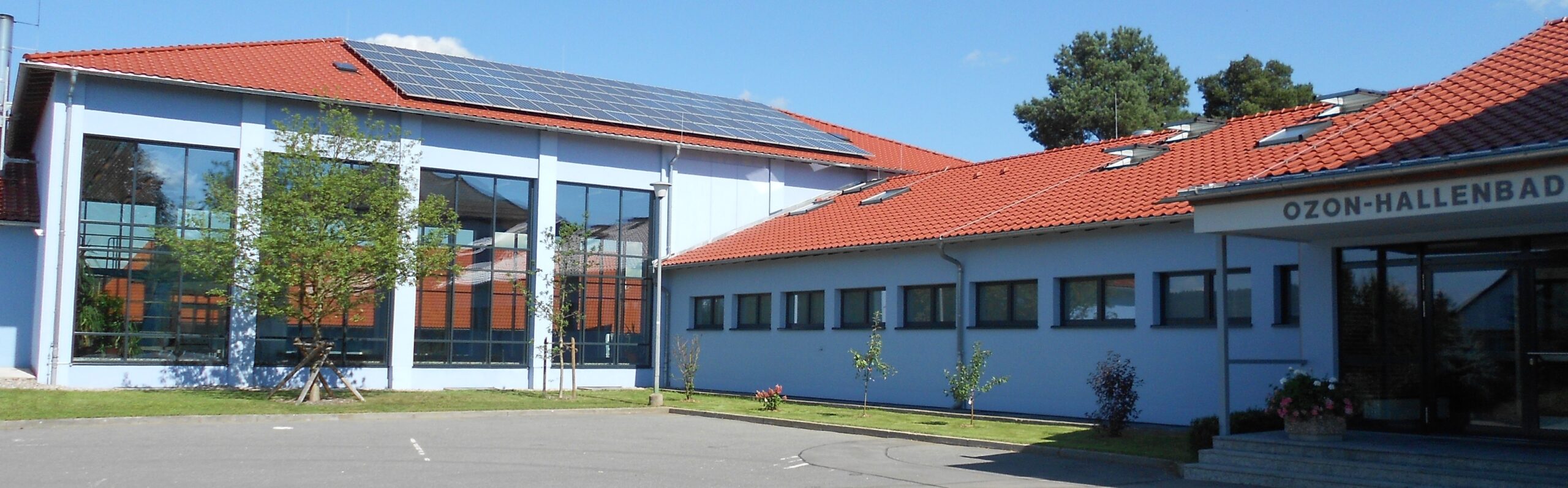 Ansicht des Ozon-Hallenbades Moosbach