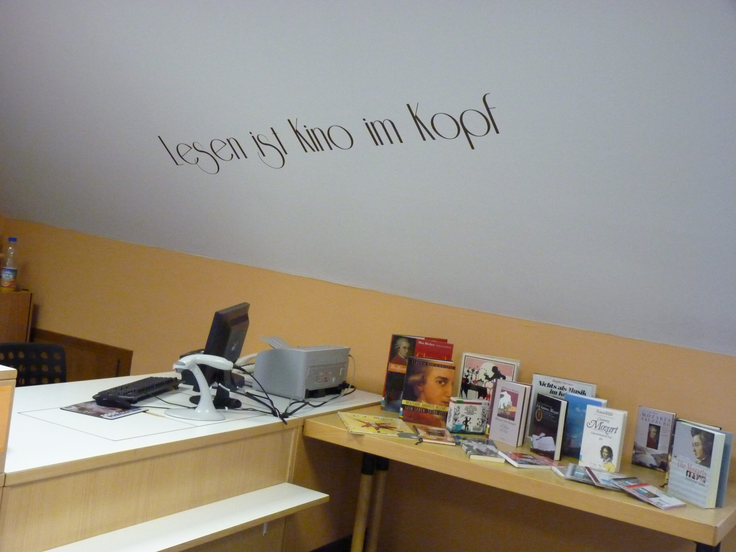 Wandtattoo: Lesen ist Kino im Kopf